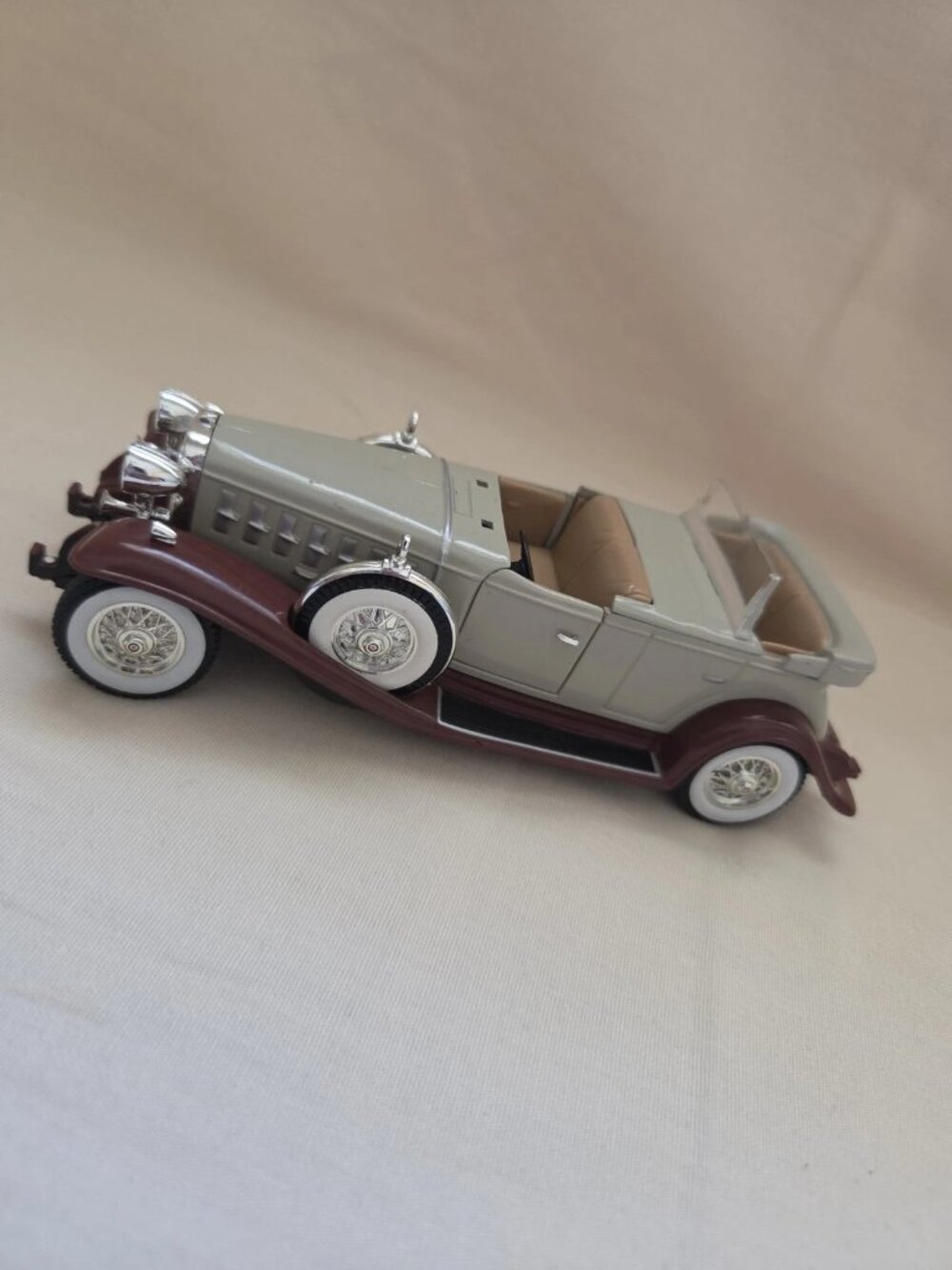 1932 Cadillac V16 Sport Phaeton Anson 1:18 Scale Model Diecast Car Rare Color